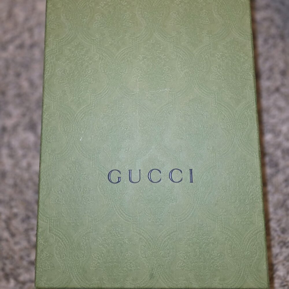 Gucci box